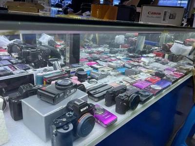 广东“山寨迪士尼”火爆出圈，电子产品销售模式引热议