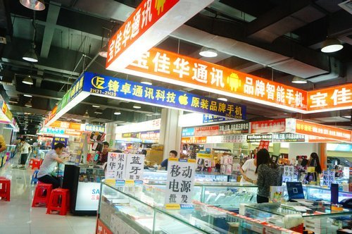 繁华褪去？实拍深圳赛格宝安电子城室内景观，昔日热闹难觅
